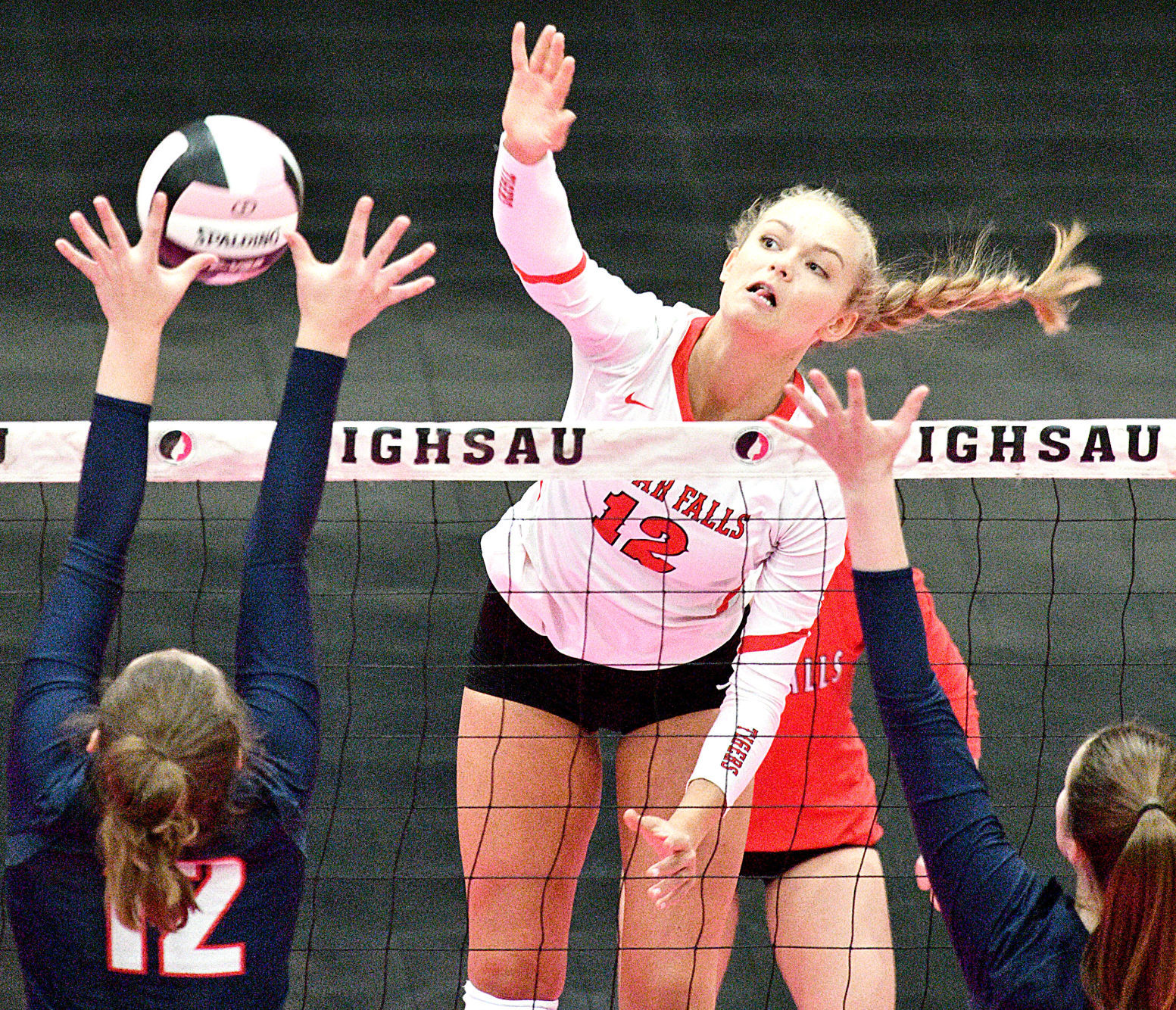 Cedar Falls vs Urbandale state volleyball